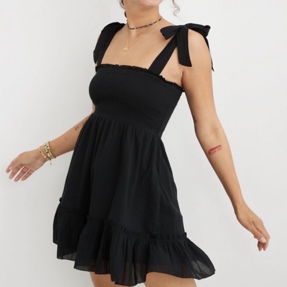 aerie Dresses & Skirts - Aerie Black Ruffle Bow Sleeve Dress